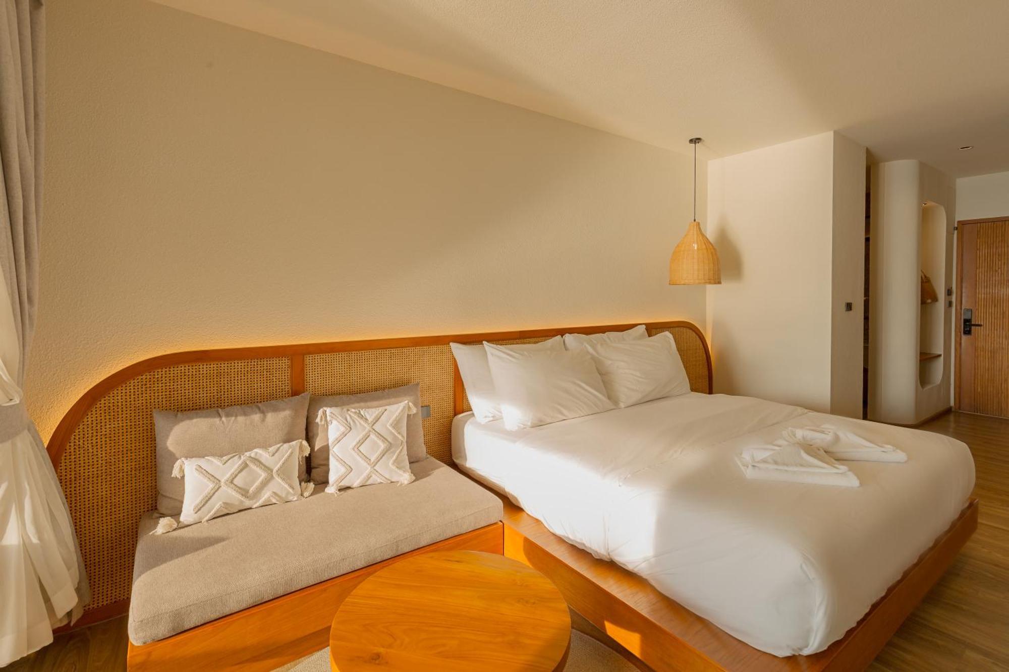 Tasana Bar And Luxury Resort Ko Lan Bagian luar foto