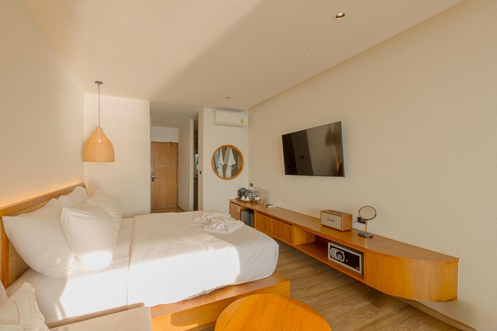 Tasana Bar And Luxury Resort Ko Lan Bagian luar foto