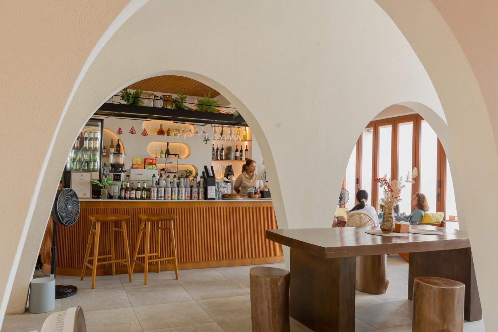 Tasana Bar And Luxury Resort Ko Lan Bagian luar foto