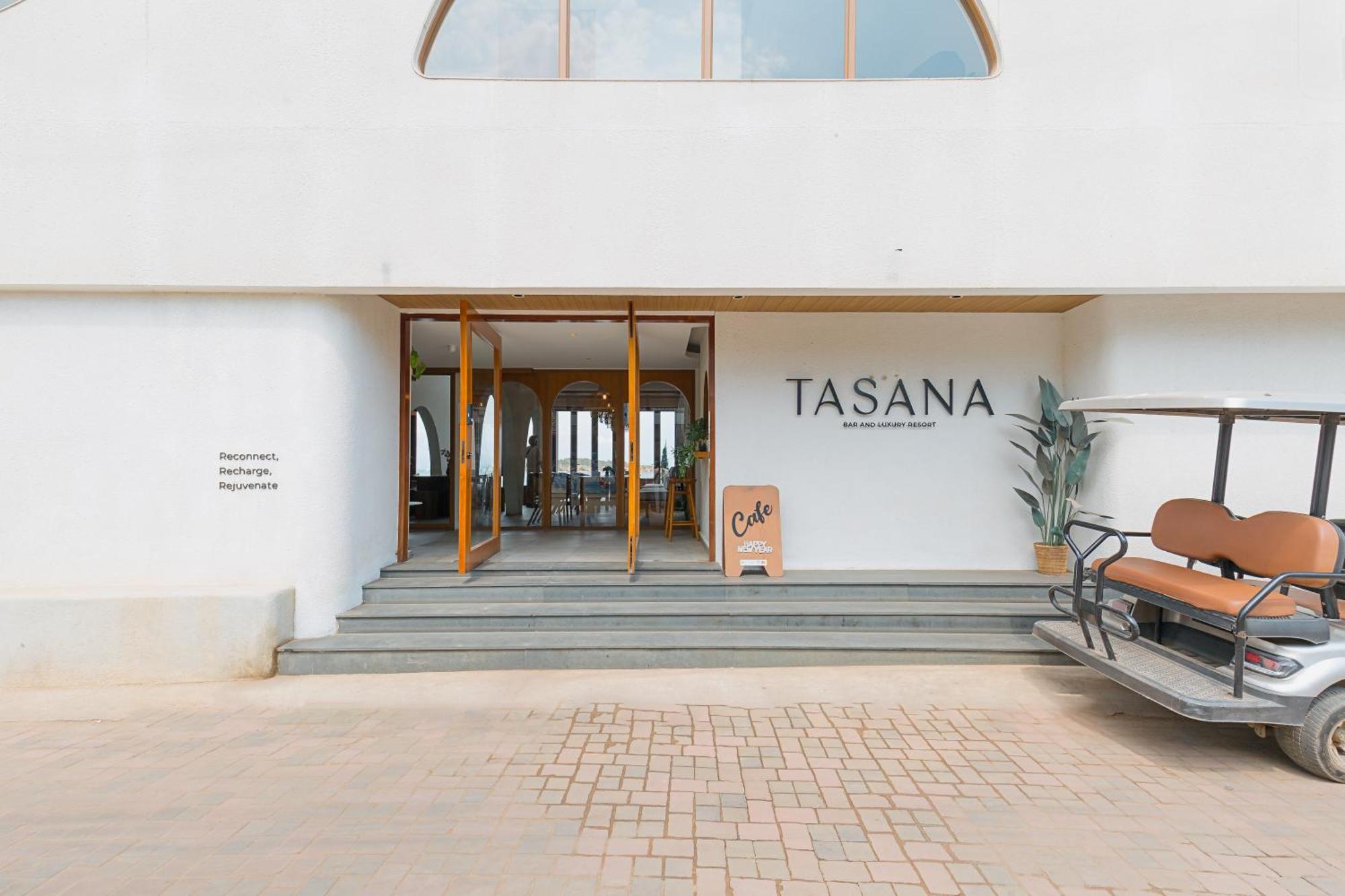 Tasana Bar And Luxury Resort Ko Lan Bagian luar foto